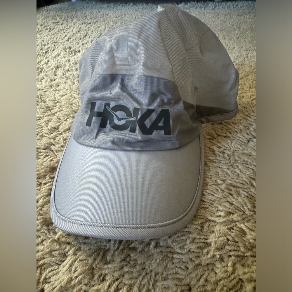 HOKA Performance Shield Headgear SILVER w/ BLACK. Excellent condition.